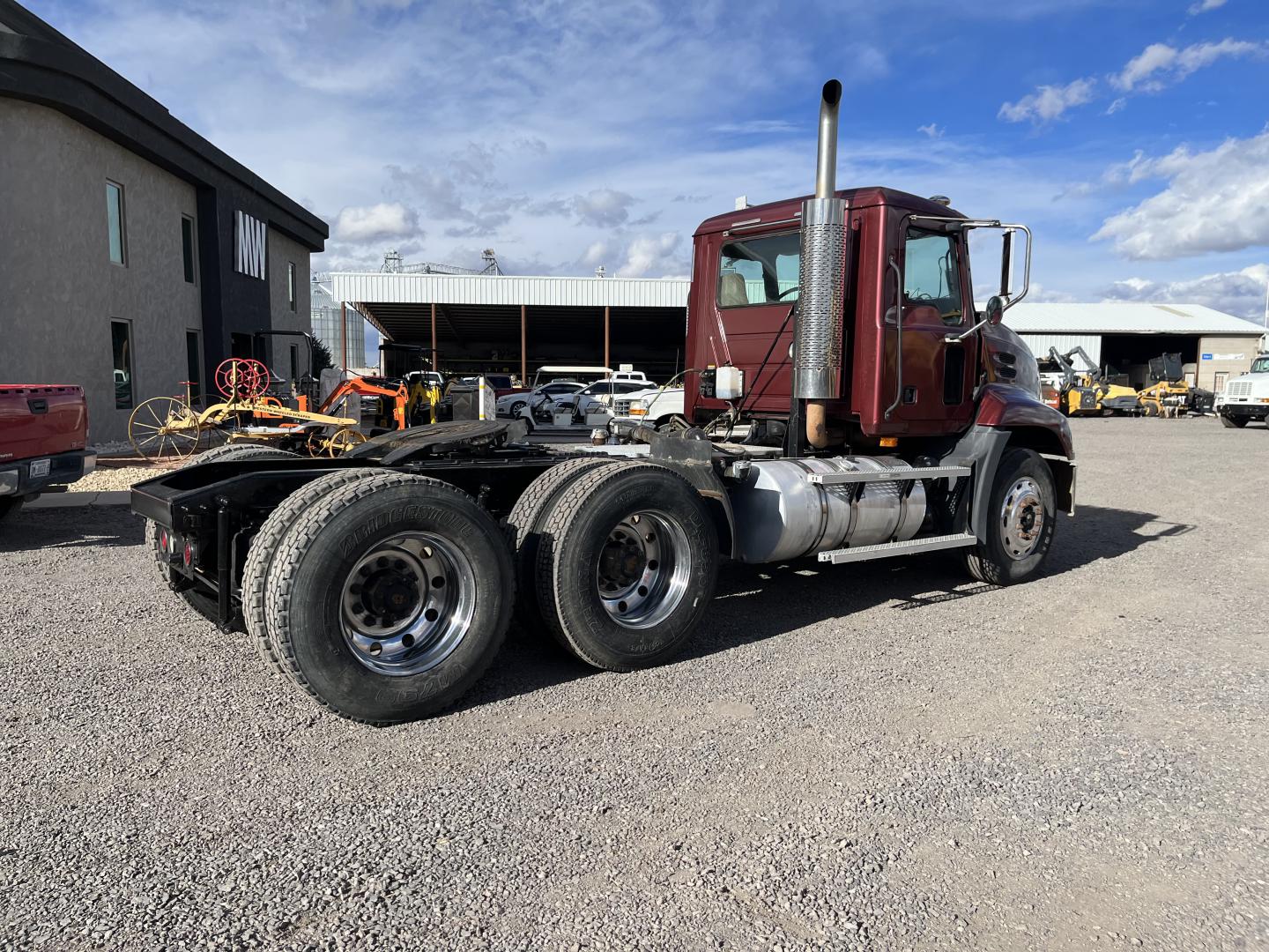 TRACTOCAMION MACK CX613